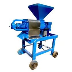 Semi Automatic 3HP Single Phase Cow Dung Dewatering Machine With 500Kg/Hr Capacity