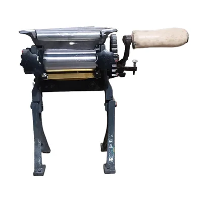 Domestic Hand Operated 4.75 Inches Noodles/Momos Roti (Skin) Maker, 12 kg/Hr 