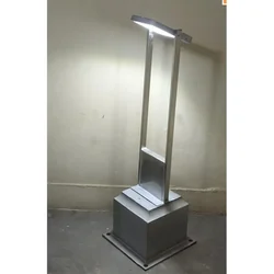 Premium Quality Solar 2.5 ft Garden Light with 4W Solar Panel Gate Light For Outdoor Usage and Garden Decoration